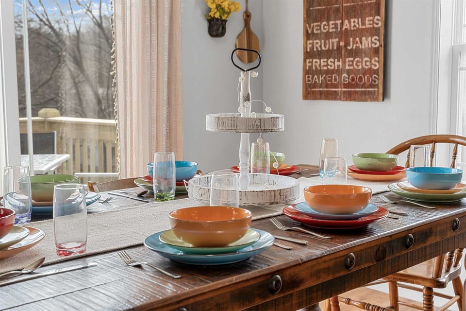 House, Multiple Beds, Hot Tub, Garden View (Trolly Inn) | Dining