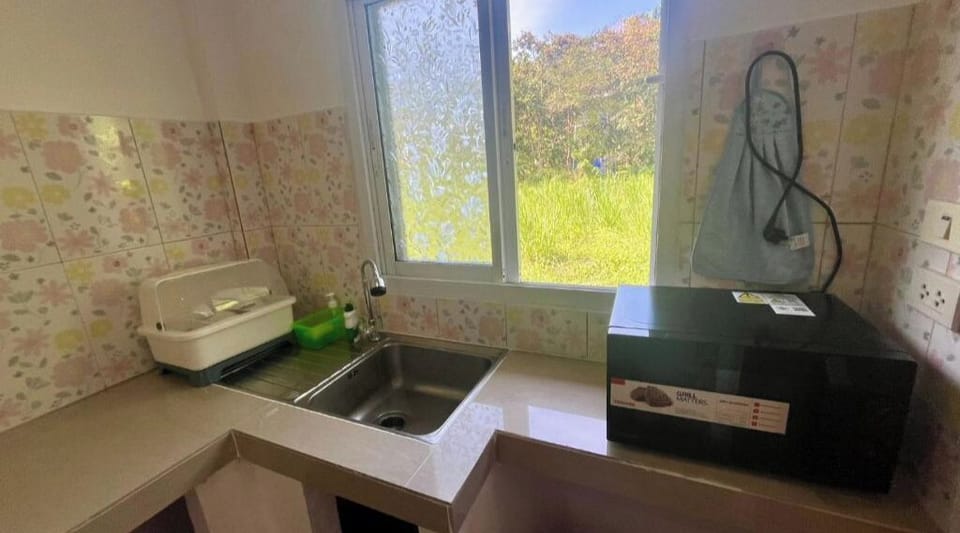 Basic Room, Balcony, Garden View | Private kitchen