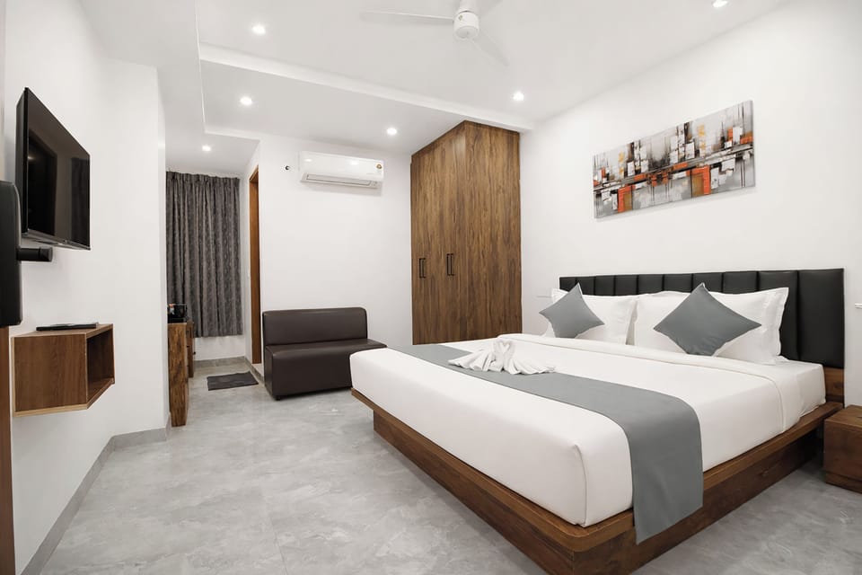 Executive Room | Desk, laptop workspace, free WiFi