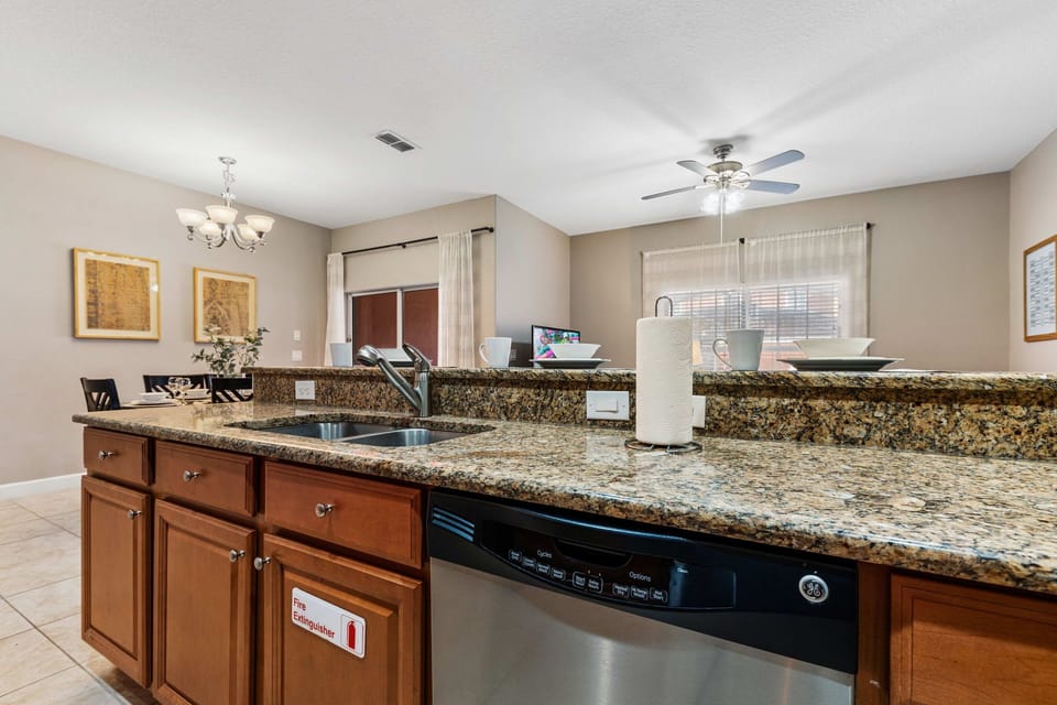 House (4 Bedrooms) | Property amenity