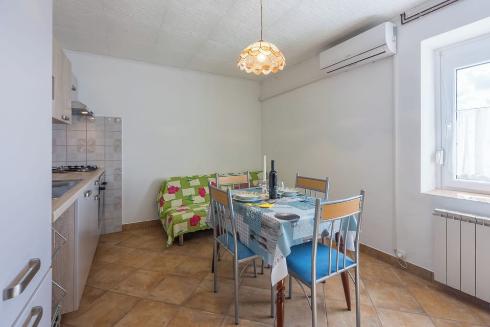 Family Apartment, 1 Bedroom, Terrace (Apartment Lea Puče) | Dining