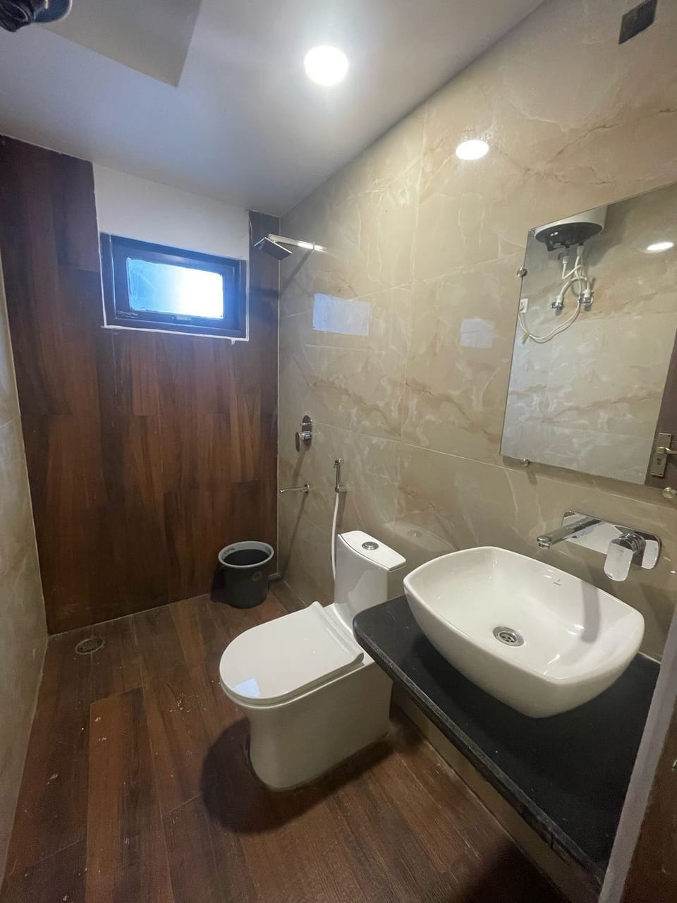 Superior Room | Bathroom | Shower, towels, soap, shampoo
