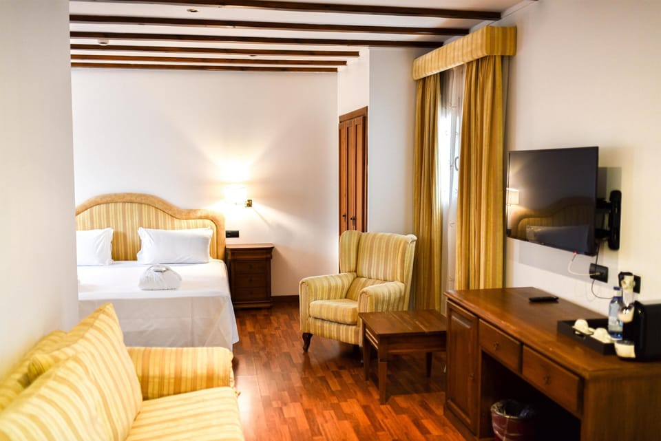 In-room safe, desk, blackout drapes, iron/ironing board (on request)