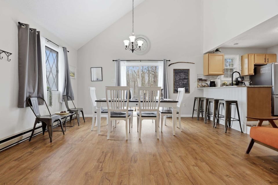 House, 3 Bedrooms | Dining