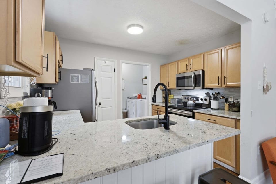 House, 3 Bedrooms | Private kitchen | Coffee/tea maker, fridge, oven, toaster