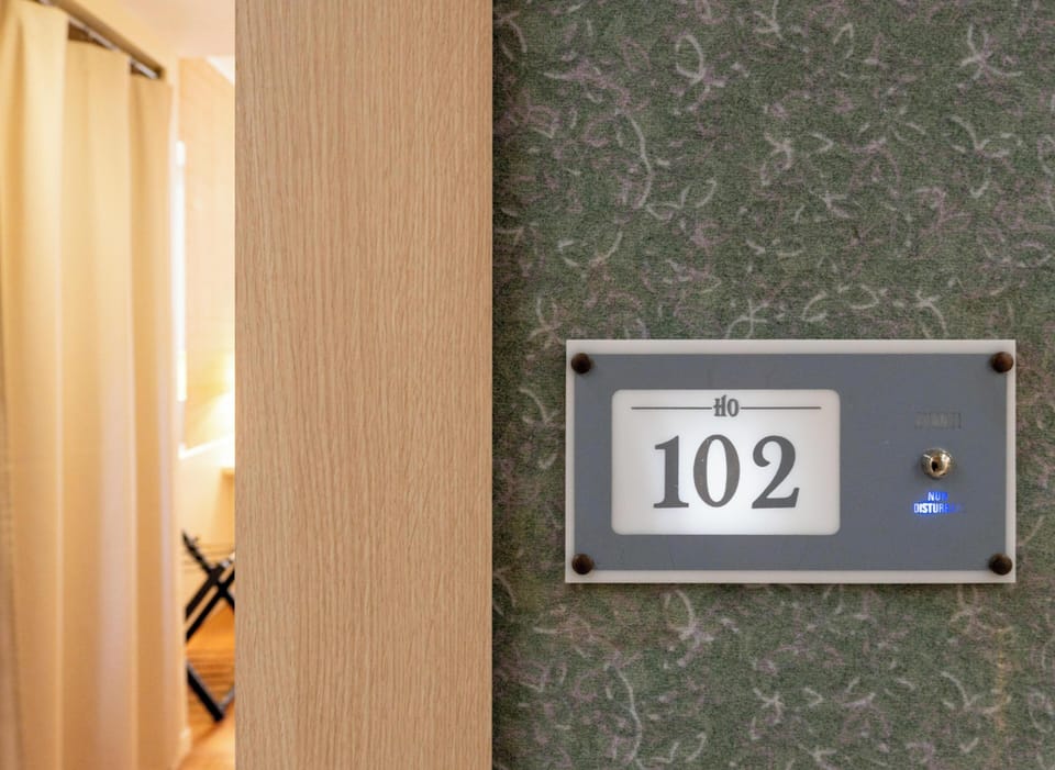 Standard Double or Twin Room | In-room safe, cribs (surcharge), WiFi (free), bed sheets
