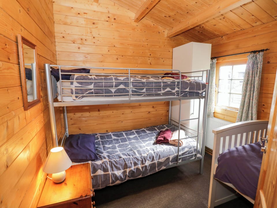3 bedrooms, WiFi (free), individually decorated, individually furnished