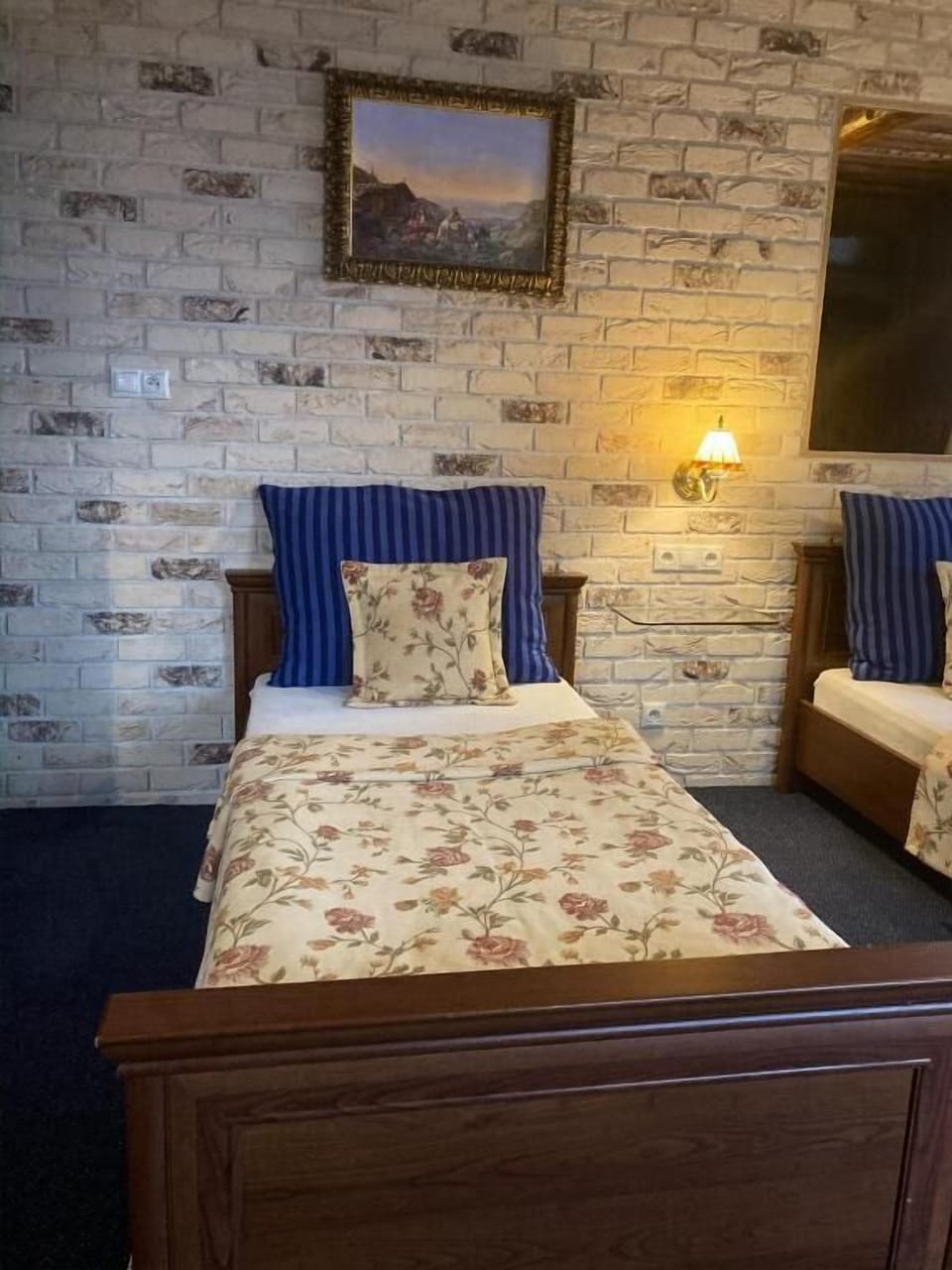 Free WiFi, bed sheets
