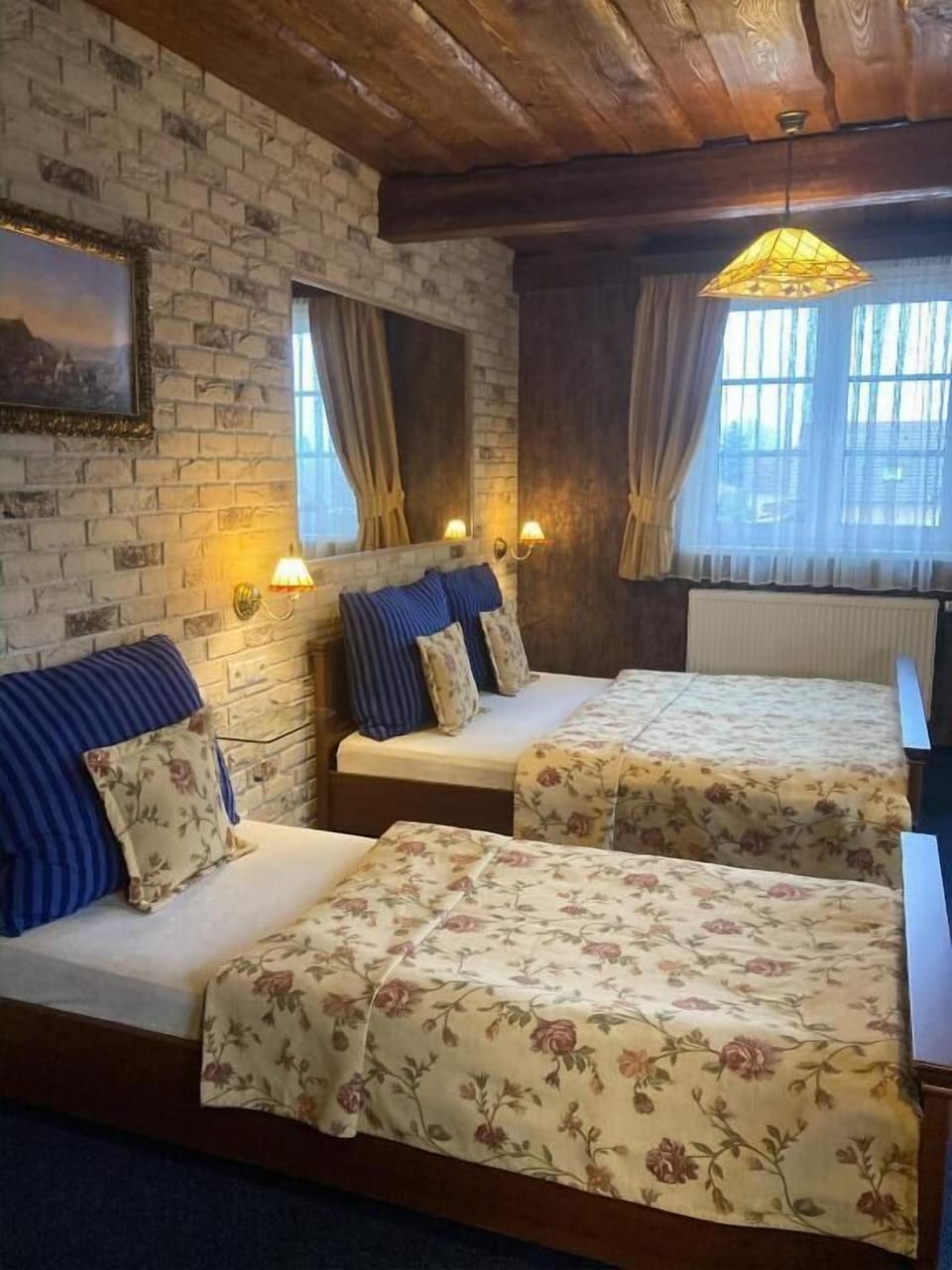 Free WiFi, bed sheets