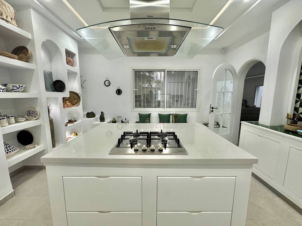 House, 4 Bedrooms, Private Pool, Garden View | Private kitchen
