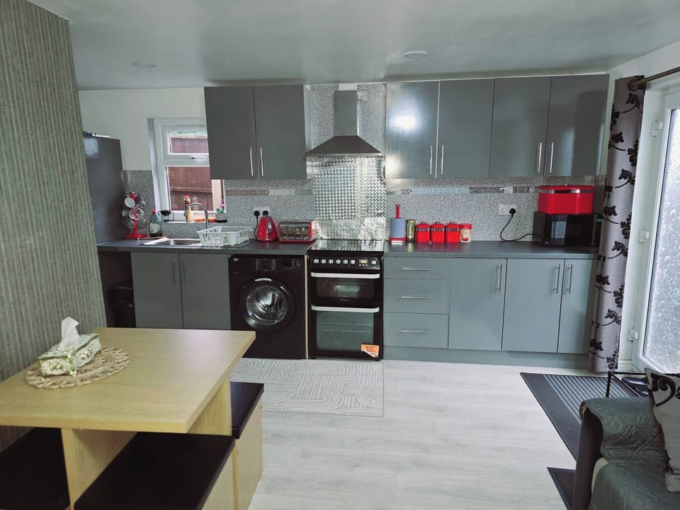 Apartment, 1 Bedroom | Private kitchen