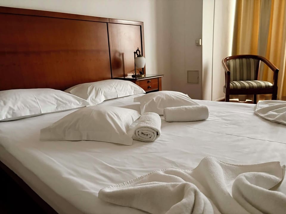 In-room safe, desk, soundproofing, WiFi (free)