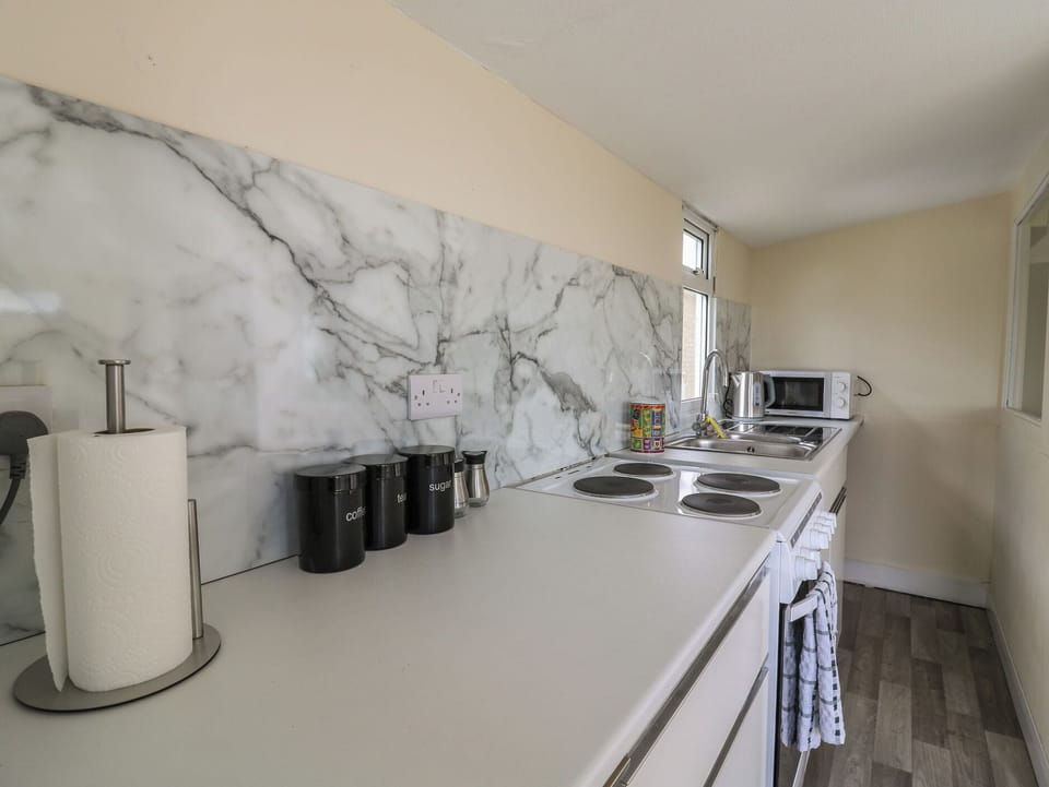 Cottage | Private kitchen | Cookware/dishes/utensils