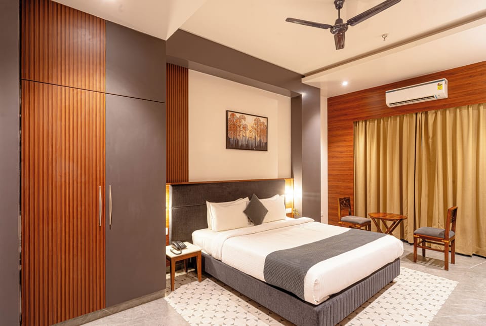 Premium Room | Free WiFi, bed sheets