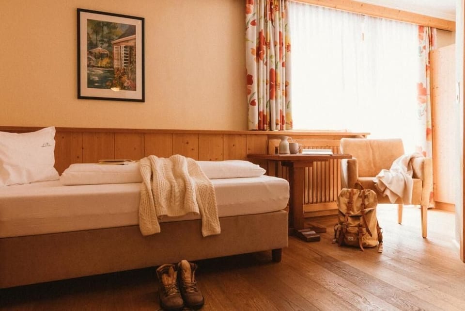 Standard Single Room, Balcony, Mountain View | In-room safe, blackout drapes, soundproofing, WiFi (free)