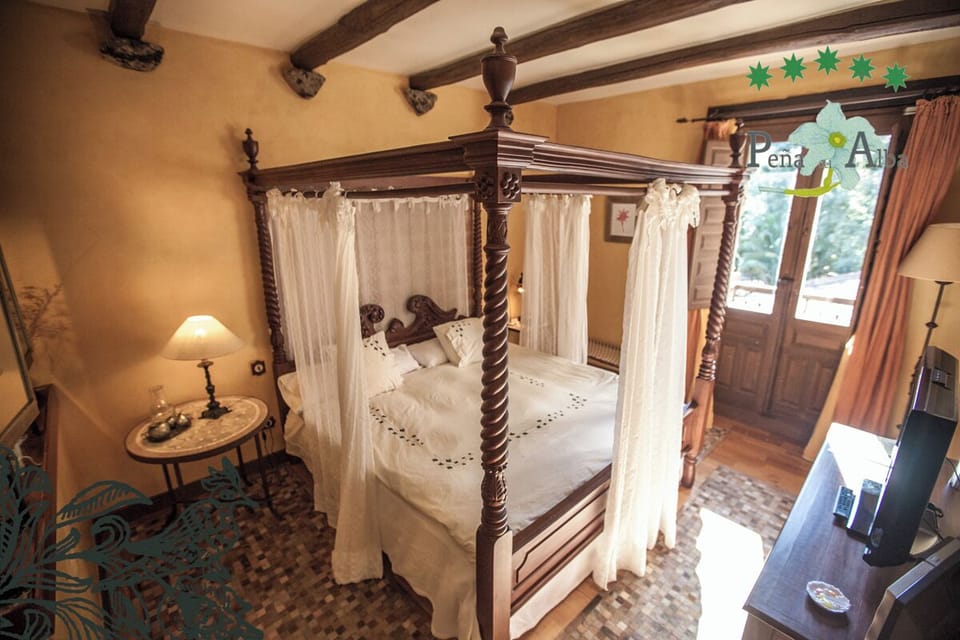 In-room safe, blackout drapes, free WiFi