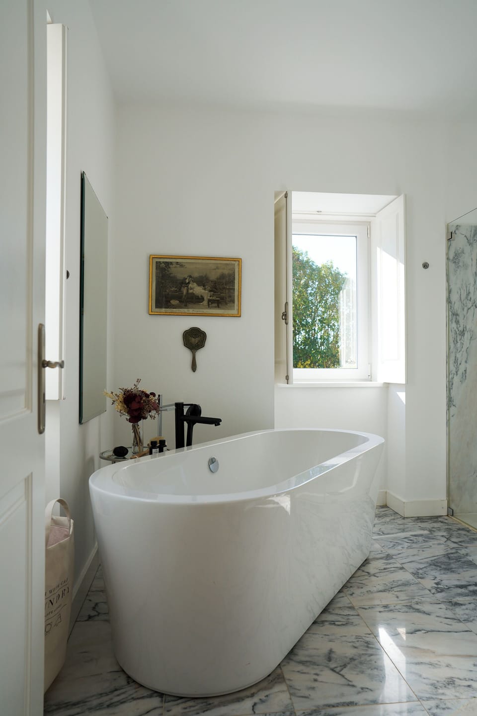 Luxury Suite, Garden View | Bathroom | Hair dryer, slippers, towels, soap
