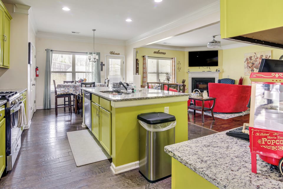 House (6 Bedrooms) | Interior
