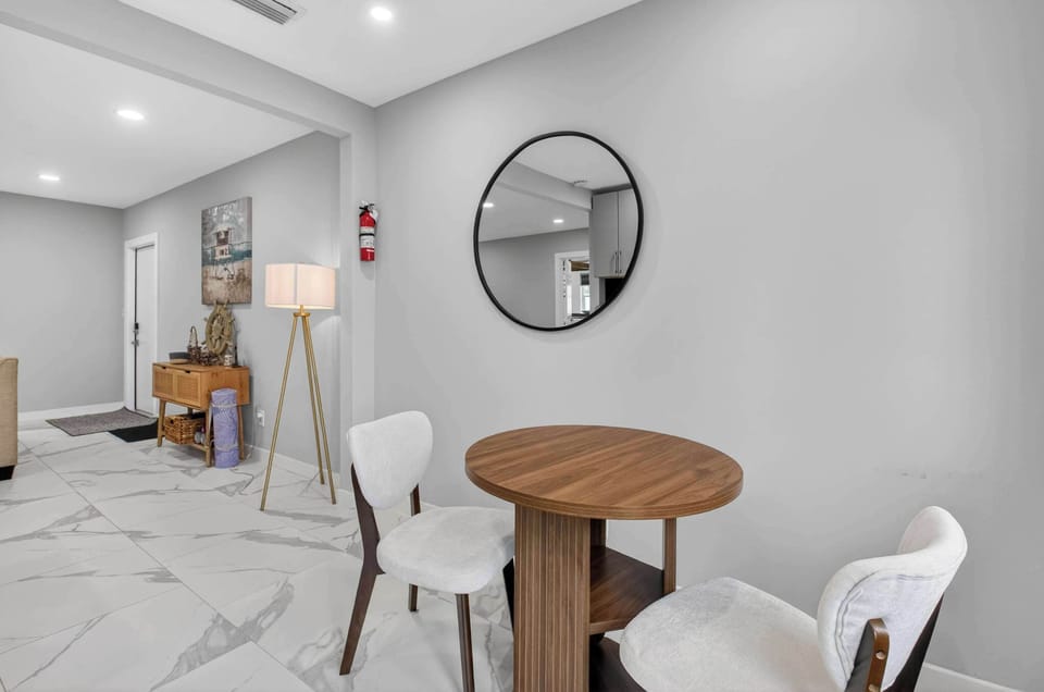 House, Multiple Beds, Patio, Garden View (Marina Row 4) | Interior