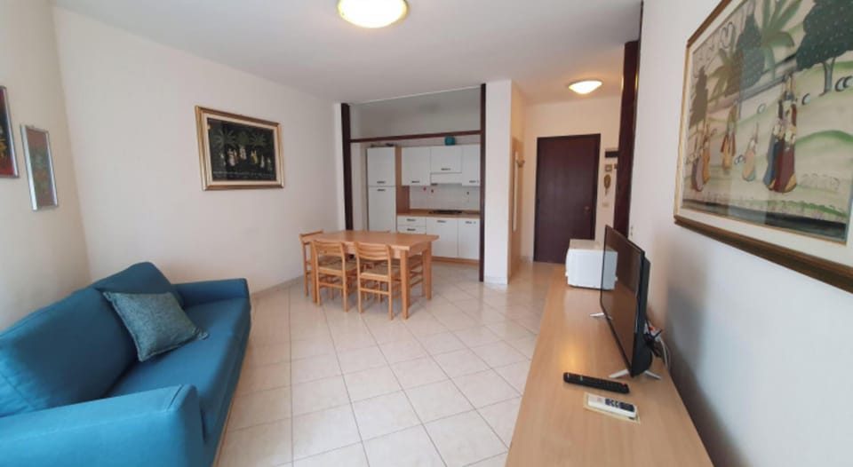 Apartment, 2 Bedrooms, Terrace, Ocean View | Living room