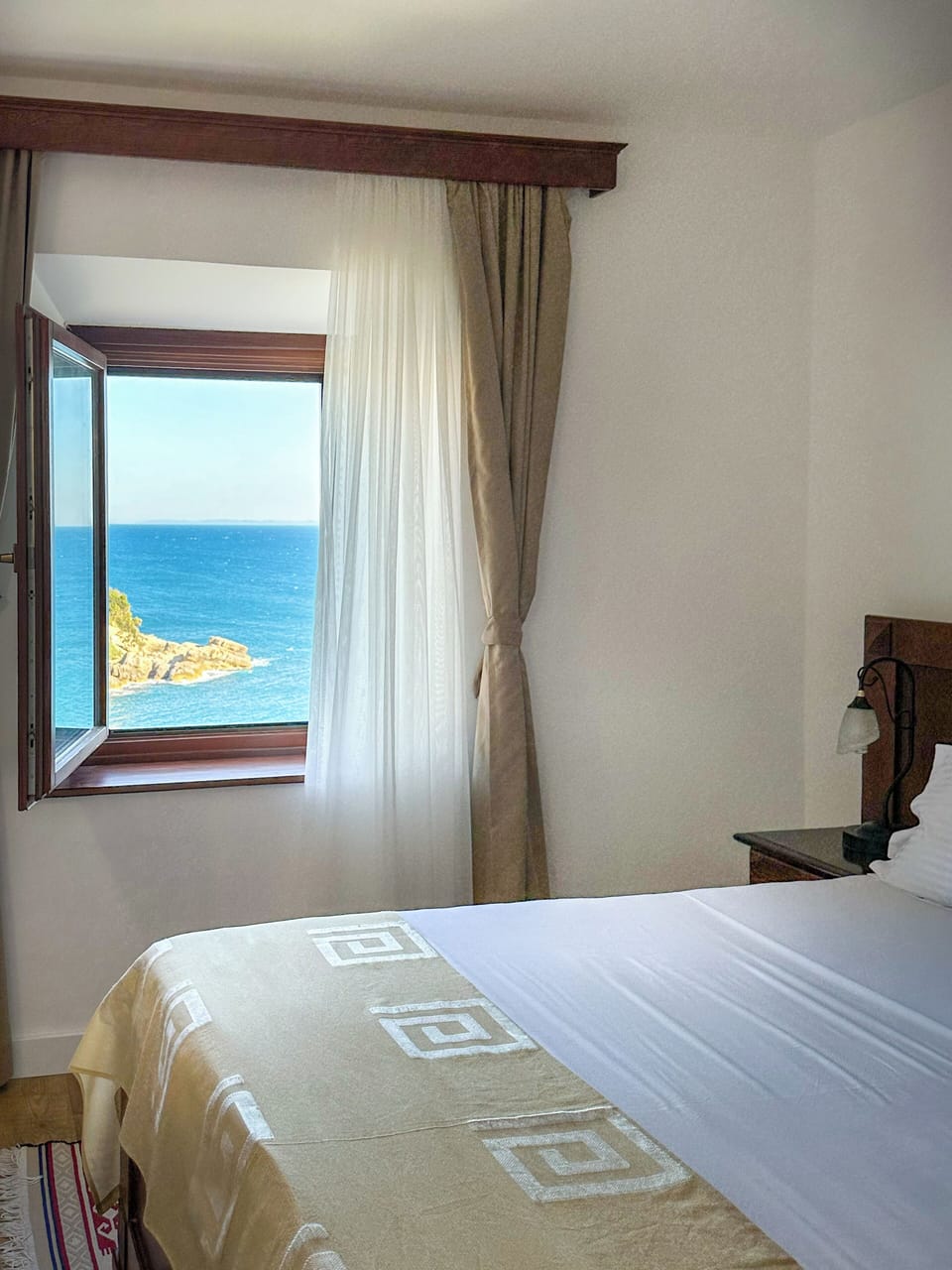 Superior Suite with sea view / 2 bedrooms, SHARED terrace | Minibar, in-room safe, free WiFi, bed sheets
