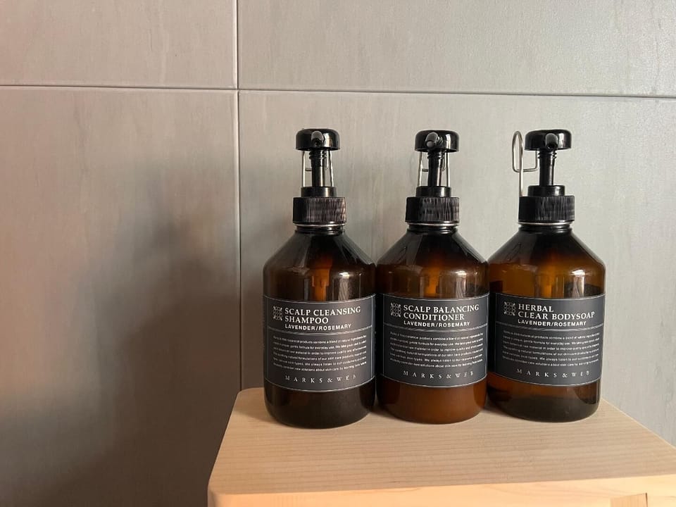 Bathroom amenities