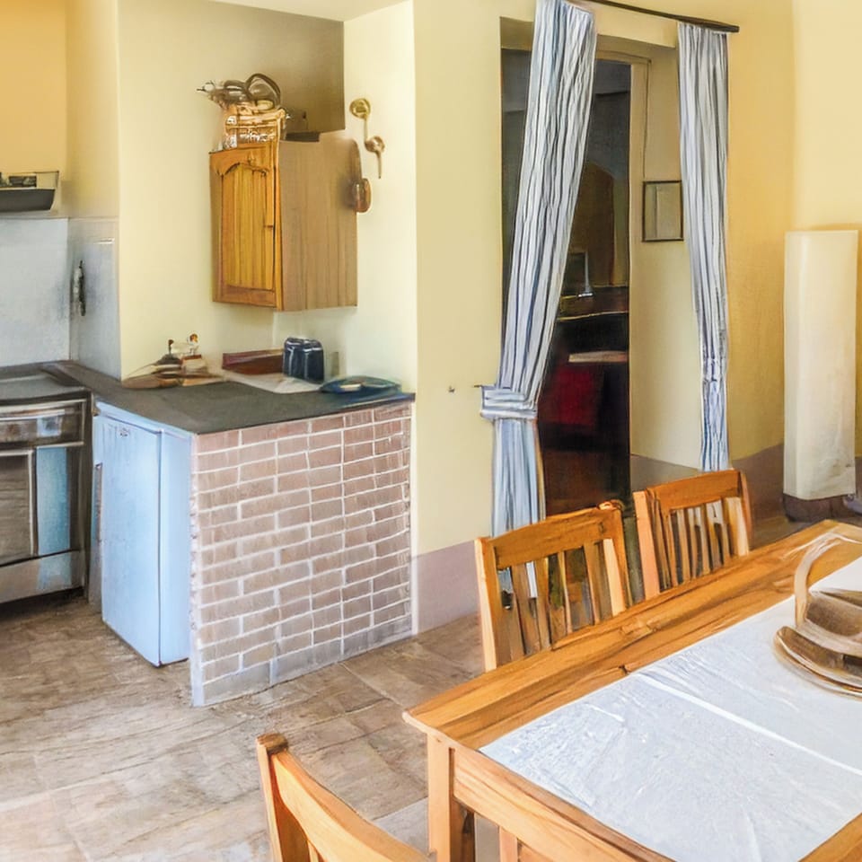 Apartment | Dining