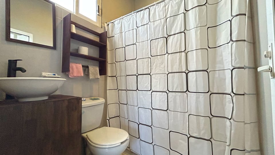 Classic Room | Bathroom
