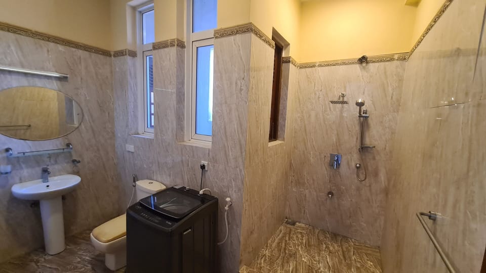 Comfort Apartment, Balcony | Bathroom