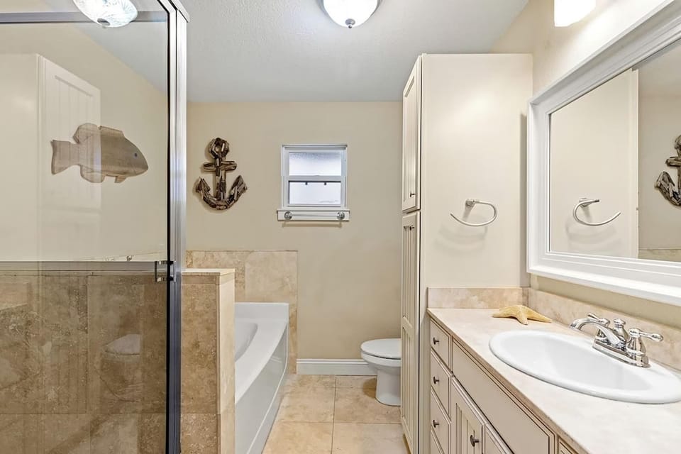 Coconut Breeze House in Sunnyside