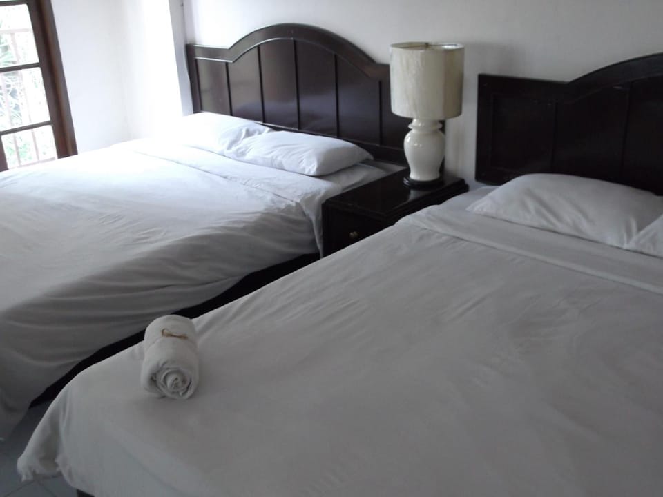 Desk, rollaway beds, free WiFi
