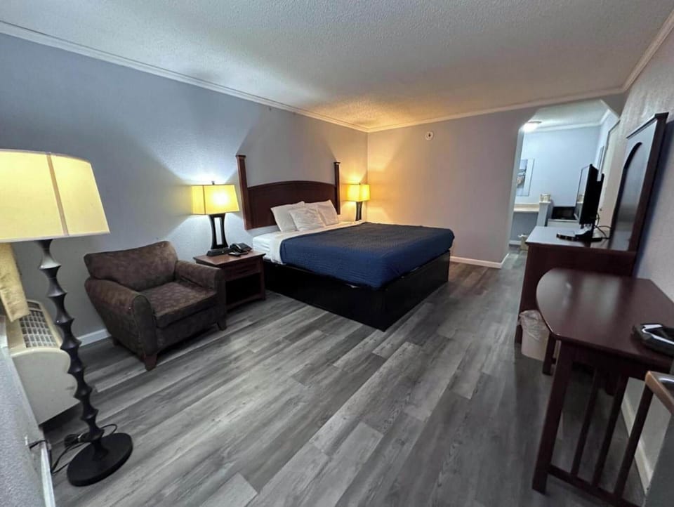 Premium bedding, in-room safe, desk, iron/ironing board