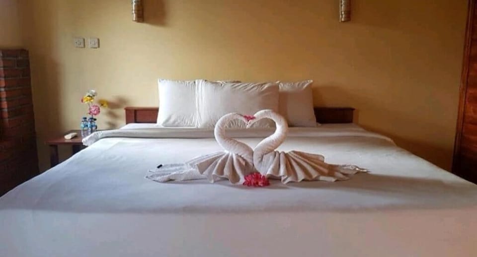 Double Room, Balcony, Courtyard View | Desk, free WiFi