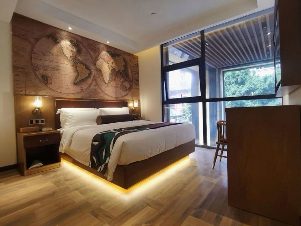Business Suite, City View | Egyptian cotton sheets, premium bedding, down comforters, pillowtop beds