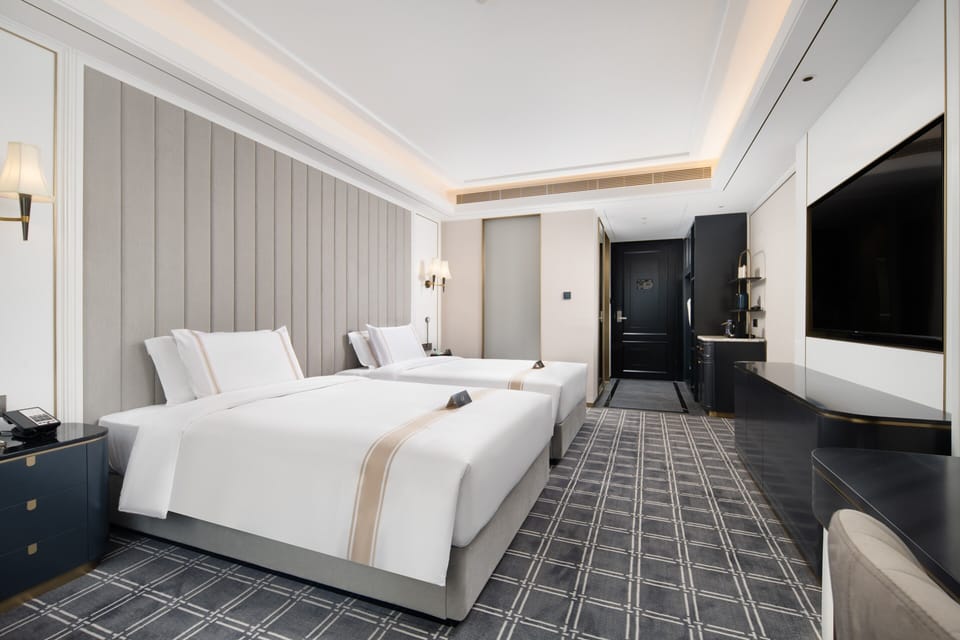 Superior Twin Room, City View | Egyptian cotton sheets, premium bedding, down comforters, pillowtop beds