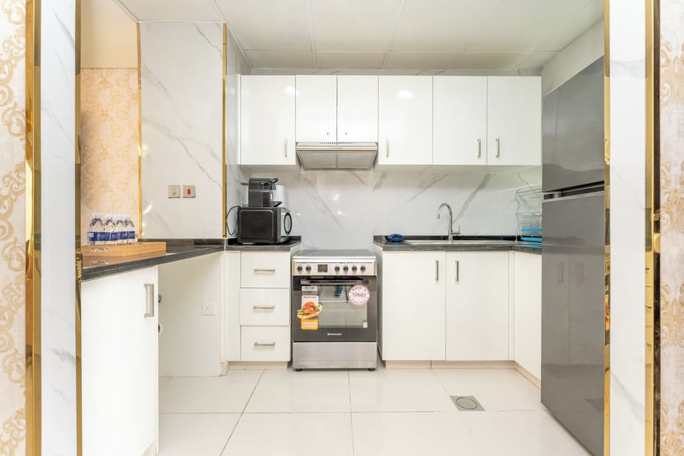 Exclusive Villa, Non Smoking, City View | Private kitchen | Full-size fridge, microwave, oven, stovetop