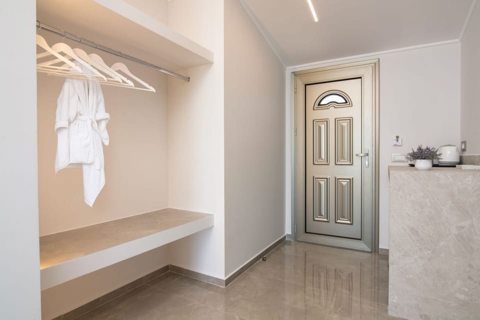 Studio Suite, Balcony, Sea View | In-room safe, free WiFi, bed sheets