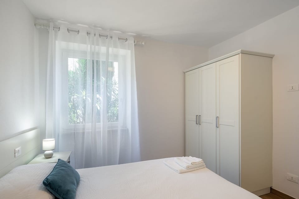 Basic Apartment, City View