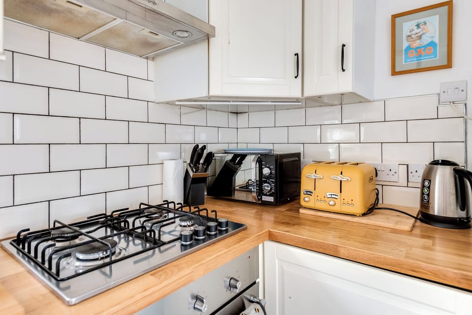 Cookware/dishes/utensils