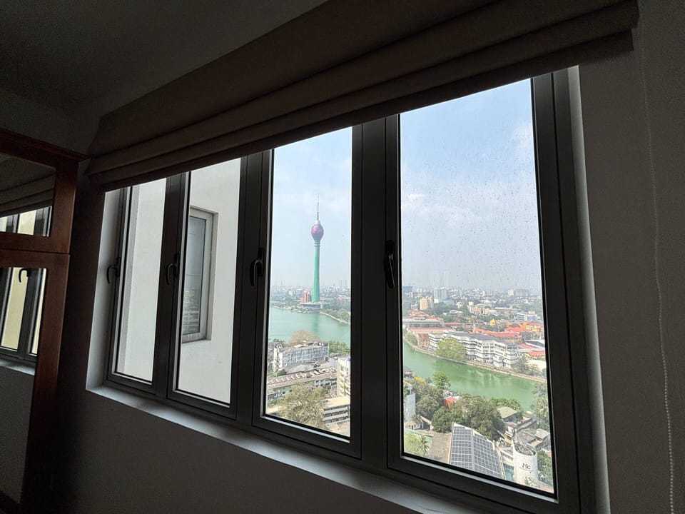 Deluxe Apartment, 2 Bedrooms, Partial Ocean View, Tower | Interior