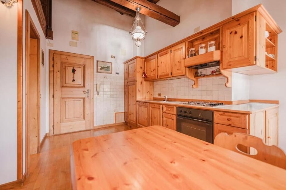 Apartment, Balcony, Mountain View | Private kitchen | Fridge, oven, stovetop, espresso maker