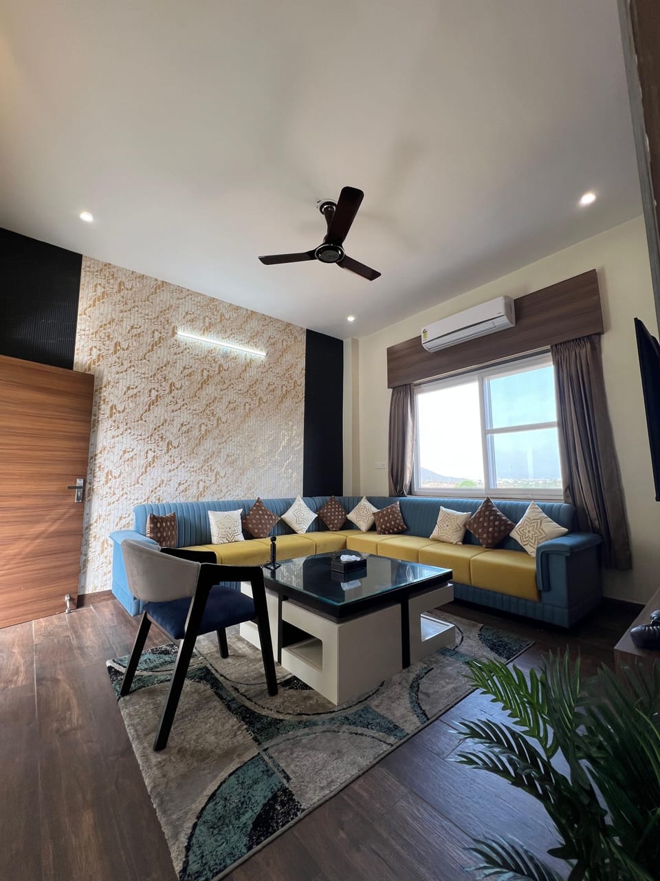 Suite | Living area