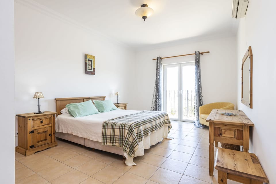 Villa Nina With 4 Bedrooms and 4 Bathrooms Villa in Olhão