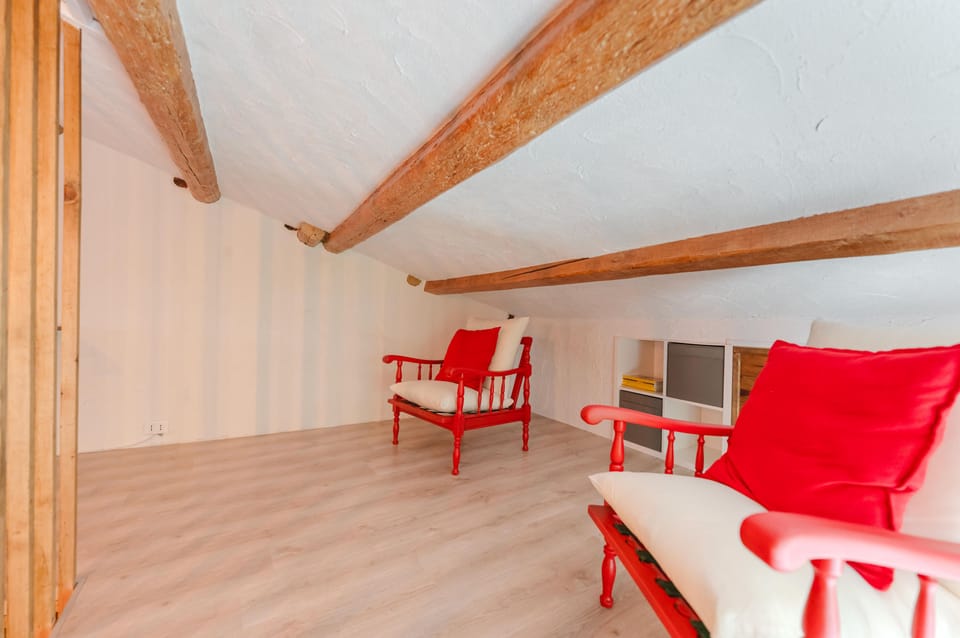 Apartment, Lake View | Soundproofing