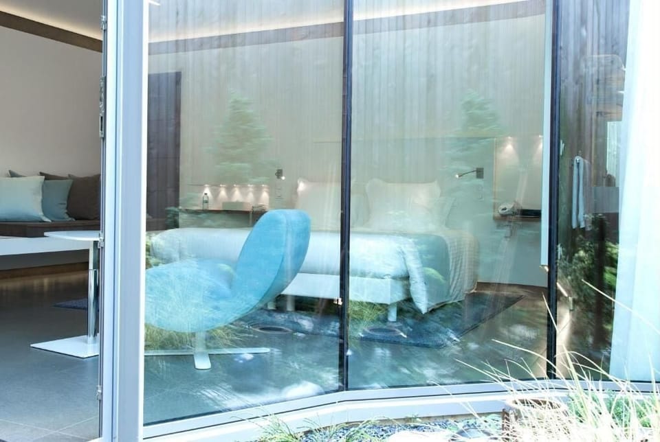Standard Room, 1 Bedroom, Patio, Garden View | In-room safe, desk, blackout drapes, soundproofing