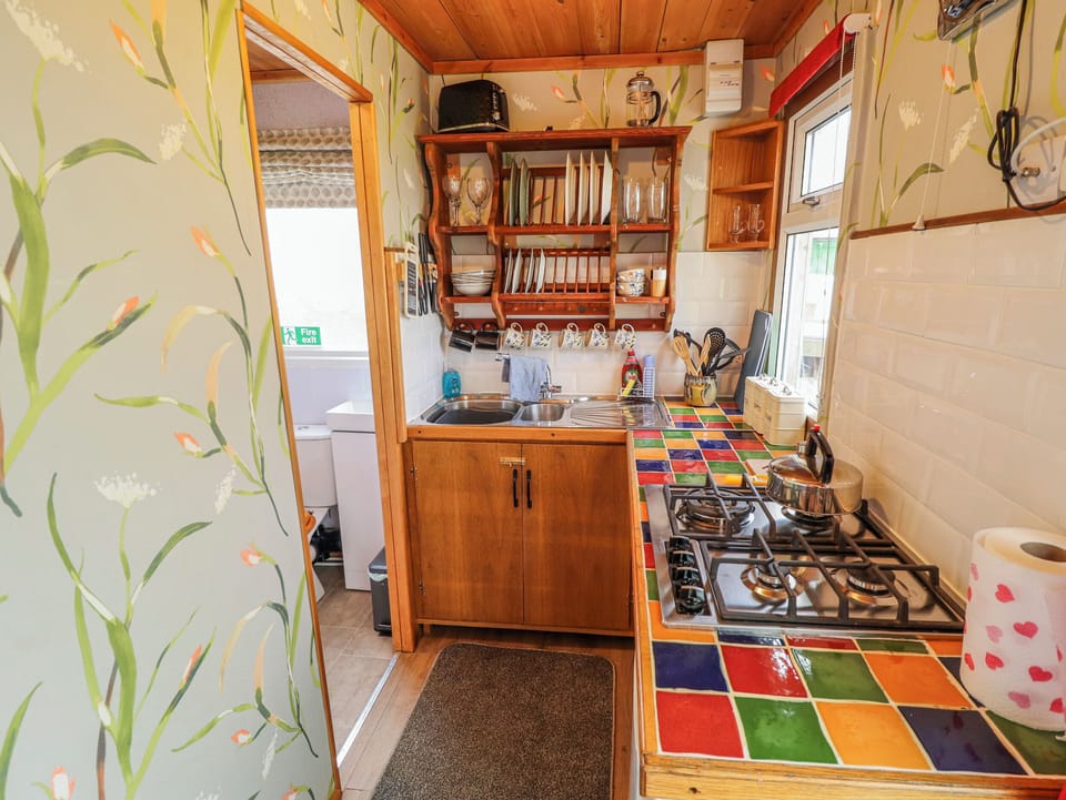 Cookware/dishes/utensils