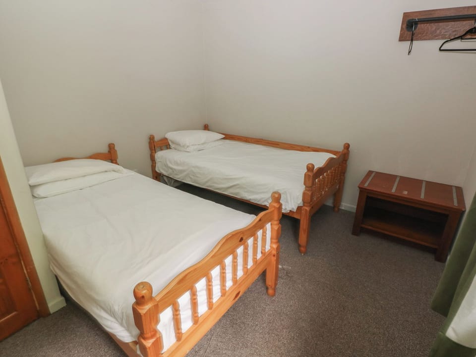 Cottage | 3 bedrooms, WiFi (free), individually decorated, individually furnished