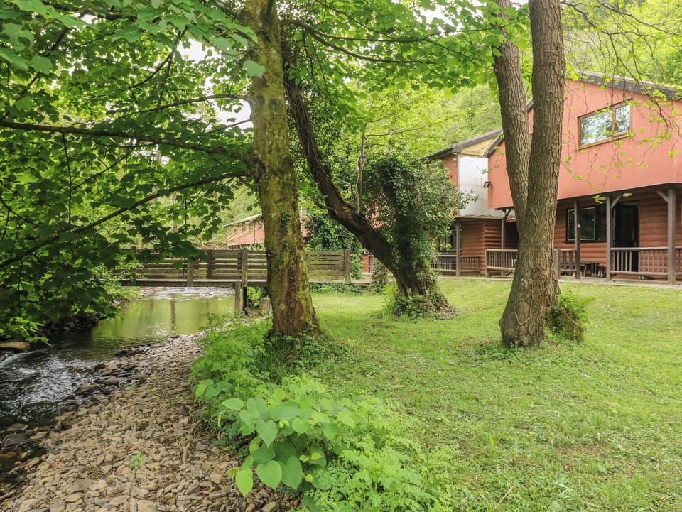 Cottage | Property grounds