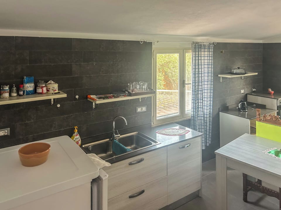 Basic Room | Shared kitchen