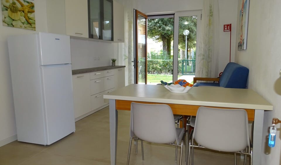 Villa, 2 Bedrooms, Balcony, Garden View | Interior